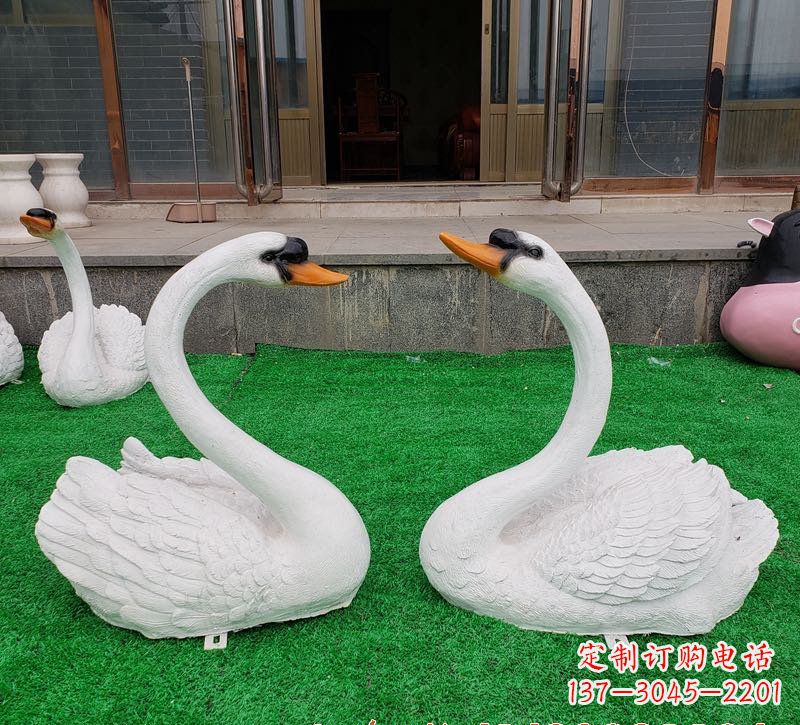 张家口玻璃钢制作的精美天鹅雕塑