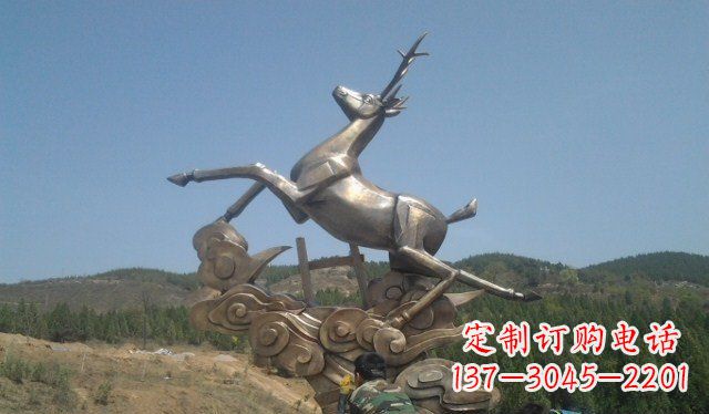 张家口不锈钢动物雕塑——飞奔的鹿