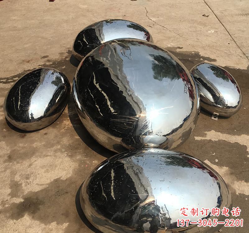 张家口不锈钢水滴雕塑精致而又充满力量