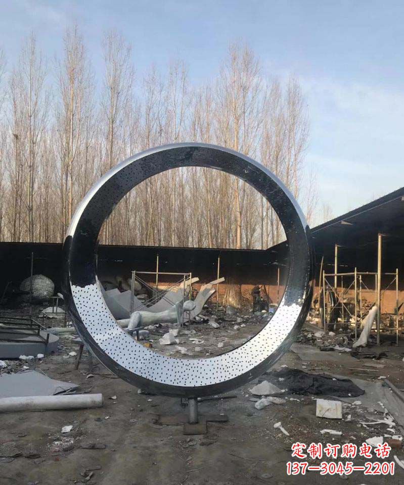 张家口不锈钢圆环雕塑抽象美的体现