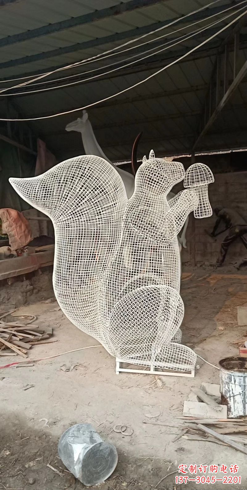 张家口不锈钢松鼠雕塑精美的艺术作品