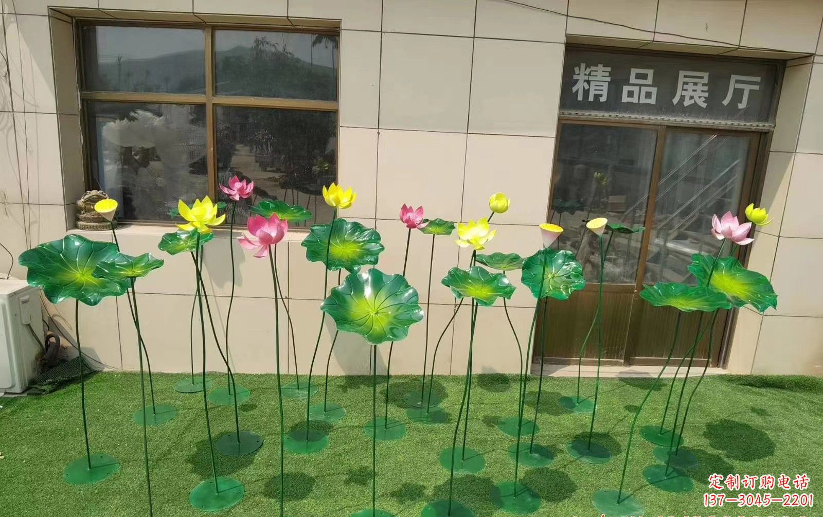 张家口不锈钢荷花雕塑给景观增添美感