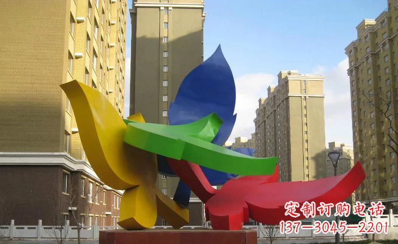 张家口不锈钢树叶景观雕塑美丽而精致