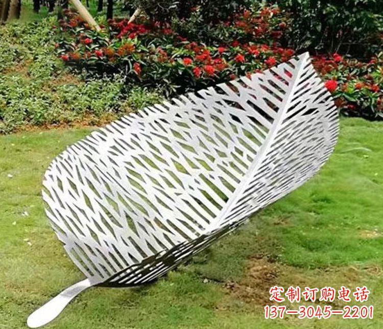 张家口不锈钢园林镂空树叶雕塑精美而抽象