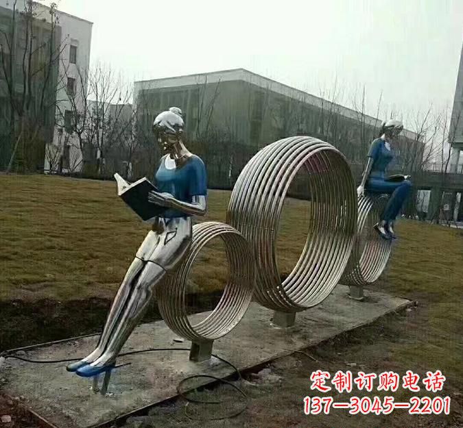 张家口圆环读书人雕塑