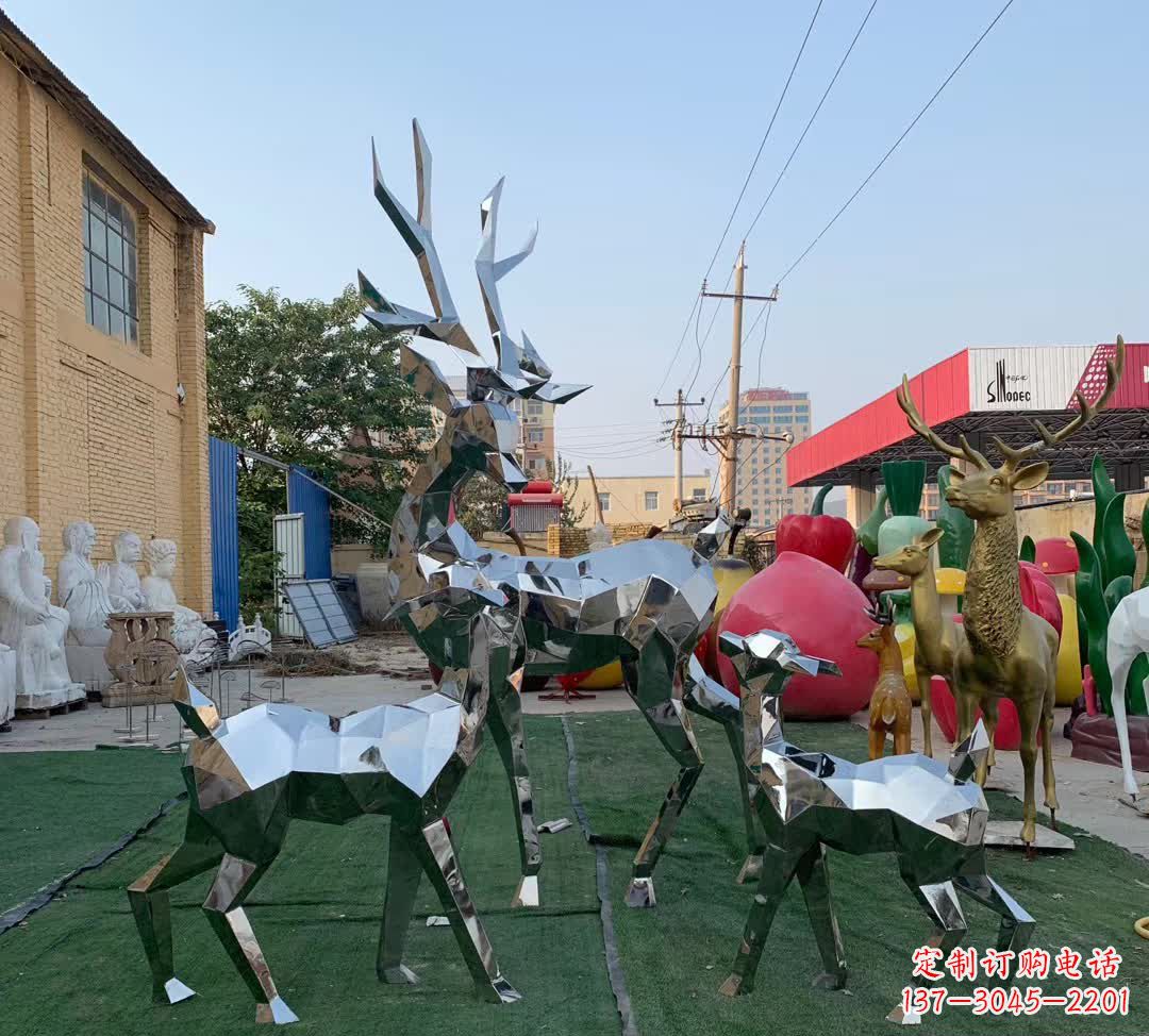 张家口梅花鹿雕塑一种独特的城市装饰