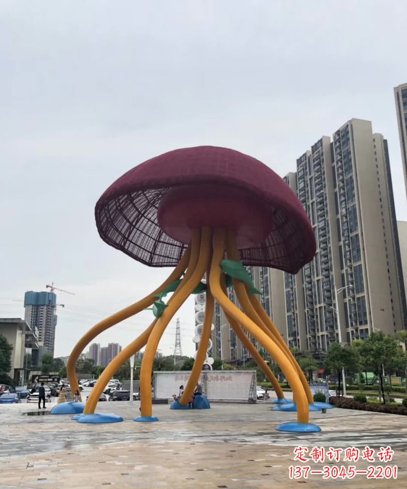 张家口城市点缀之美——不锈钢蘑菇雕塑