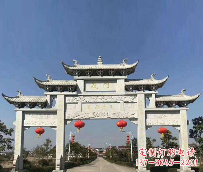 张家口传承百年,村口牌楼雕塑的历史
