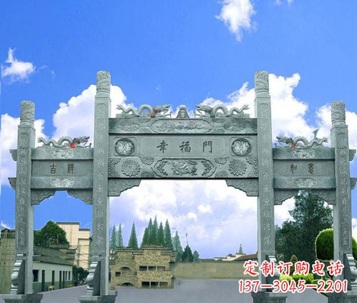 张家口村庄三门牌坊的雕塑之美
