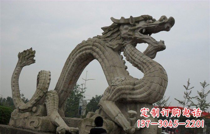 张家口大理石龙雕塑，象征着力量与尊贵