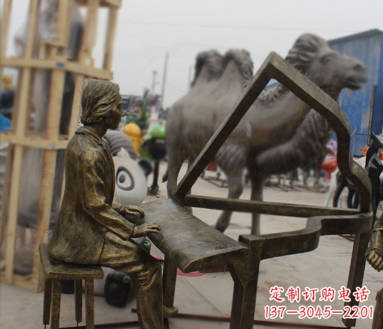 张家口弹抽象钢琴的人物铜雕