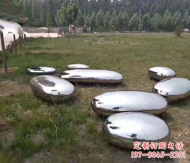 张家口抽象镜面不锈钢鹅卵石雕塑