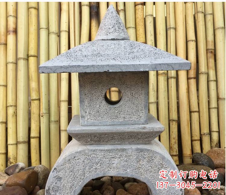 张家口古典灯笼石雕