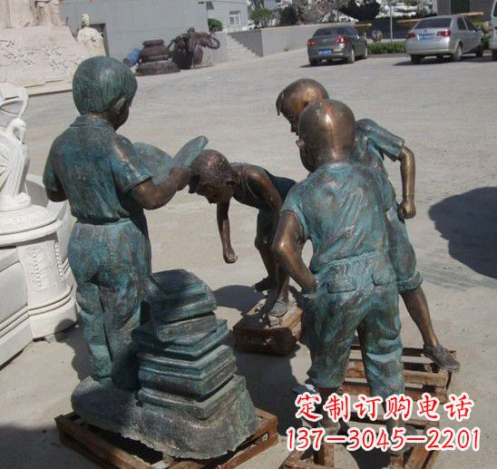 张家口童话般的梦幻小孩铜雕塑
