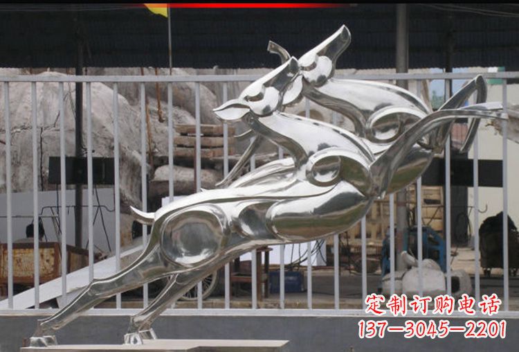 张家口梅花鹿不锈钢高光大型雕塑