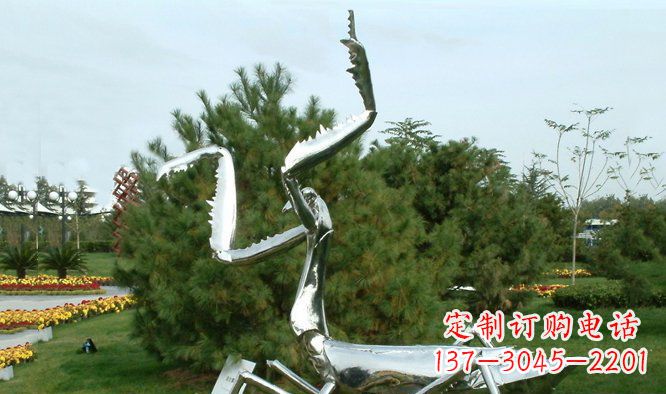 张家口优雅大气的不锈钢螳螂雕塑