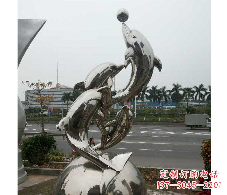 张家口海豚雕塑多功能不锈钢跳跃玩球