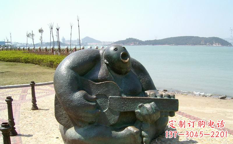 张家口音乐驻足,公园弹吉他铜雕