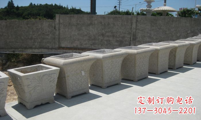 张家口大理石花盆石雕 – 在公园展现精美自然风貌