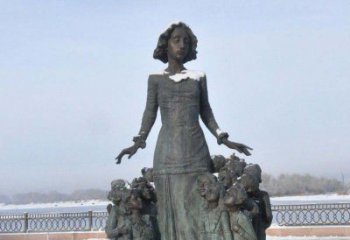 张家口铜雕学生人物欢乐的小学生雕塑