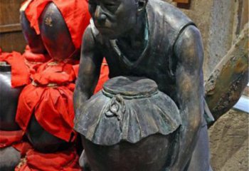 张家口铜质老人抱酒图案雕塑