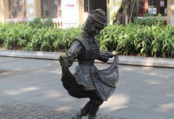 张家口中领雕塑推出的爱舞的小少女铜雕，以少女跳…