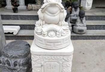 张家口金蟾立柱石动物雕塑