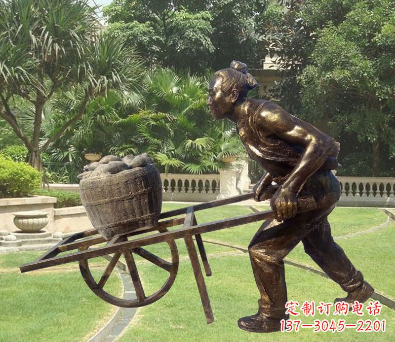 张家口推独轮车的古人铜雕