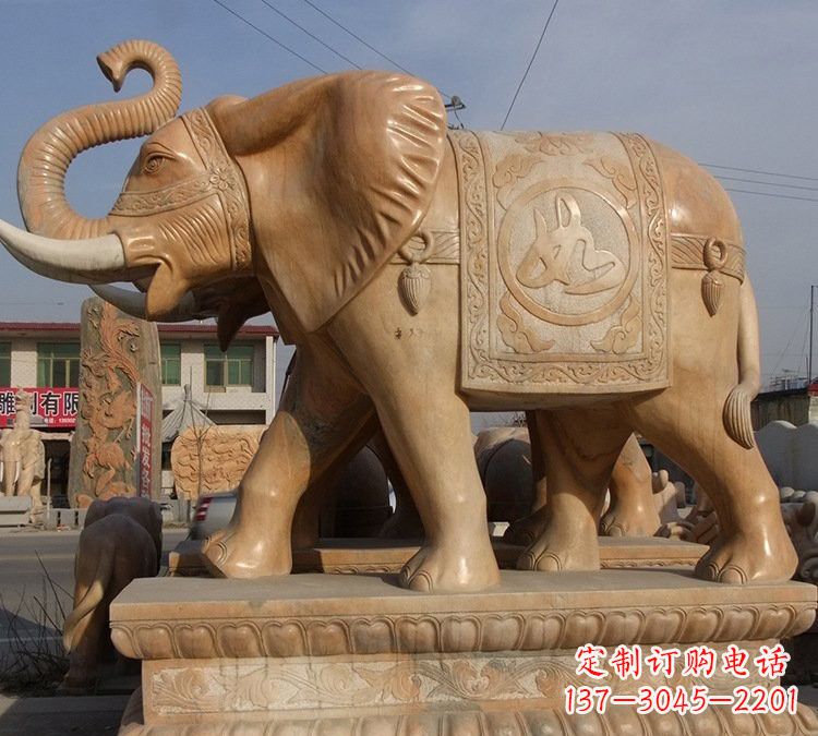 张家口晚霞红石雕如意大象
