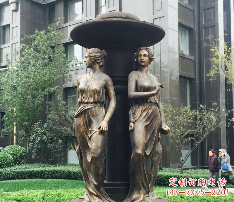 张家口小区西方女人人物铜雕