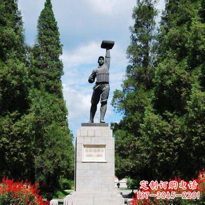 张家口战斗英雄董存瑞雕塑-景区园林英雄人物景观雕塑